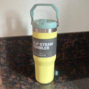 The ICEFLOW FLIP STRAW TUMBLER